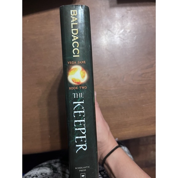 The Keeper (Vega Jane, Book 2) - Hardcover By Baldacci, David - VERY GOOD - Picture 2 of 6